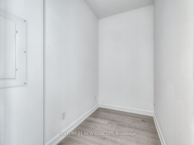 3711 - 488 University Ave
