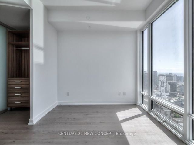 3711 - 488 University Ave