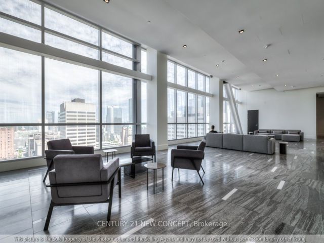 3711 - 488 University Ave