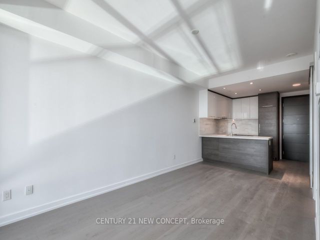 3711 - 488 University Ave