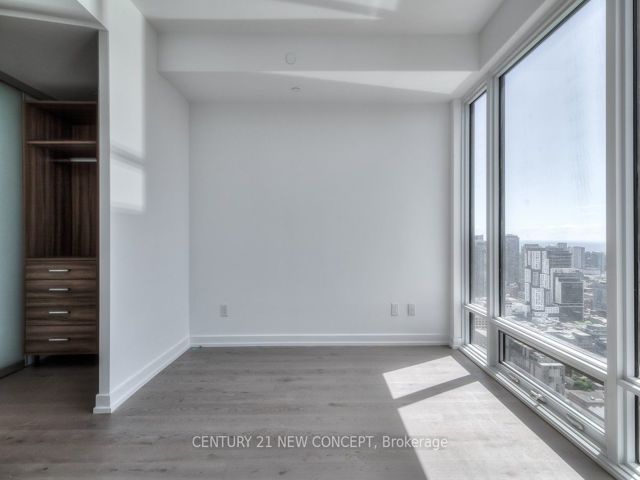 3711 - 488 University Ave