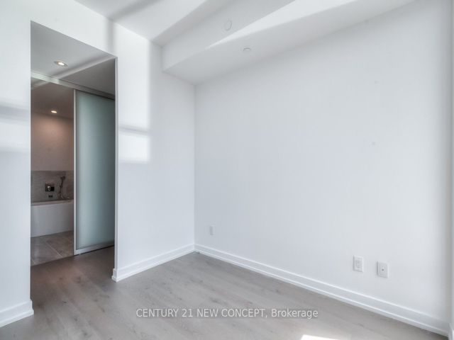 3711 - 488 University Ave