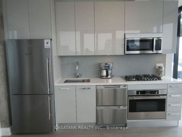 4001 - 224 King St