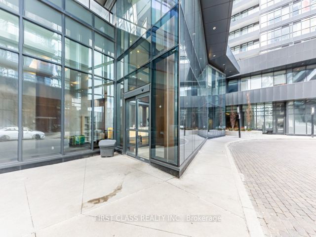 1811 - 80 Queens Wharf Rd