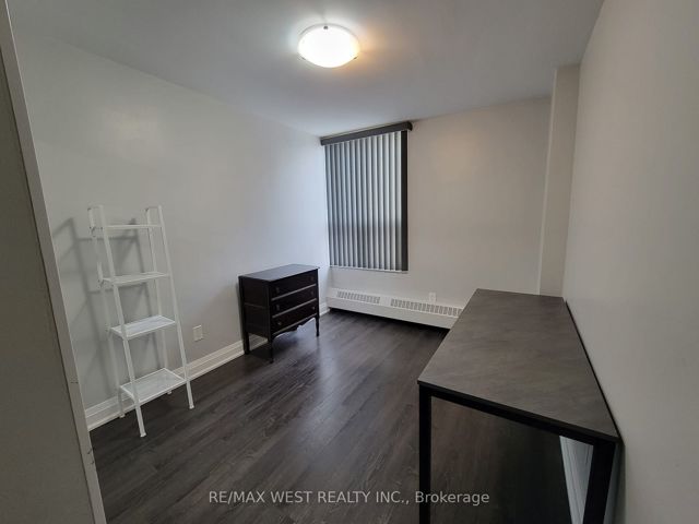 812 - 60 Pavane Linkway