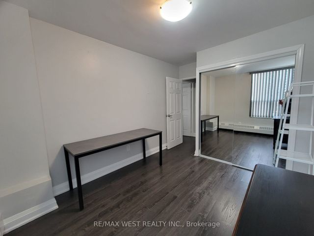 812 - 60 Pavane Linkway
