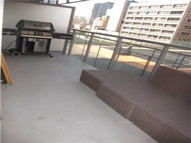 606 - 22 Wellesley St E