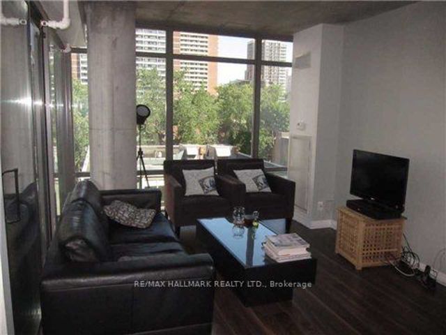 606 - 22 Wellesley St E