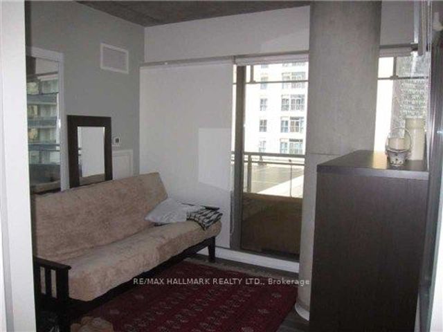 606 - 22 Wellesley St E
