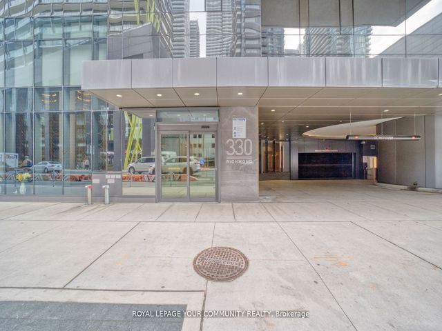 1711 - 330 Richmond St W