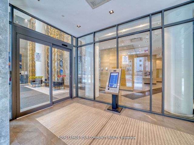 1711 - 330 Richmond St W