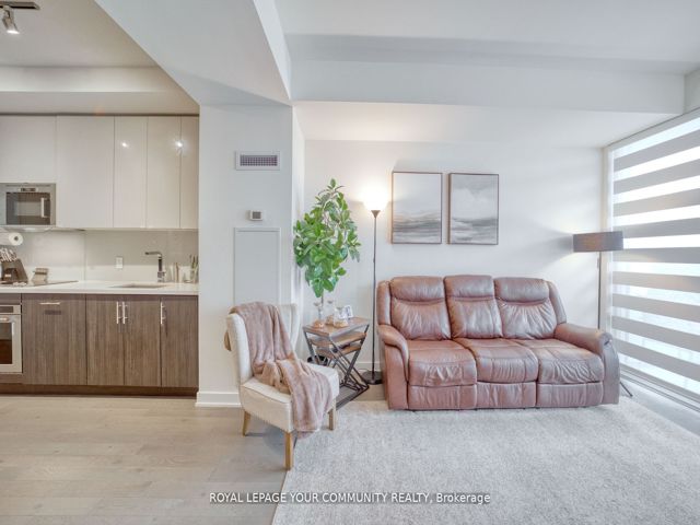 1711 - 330 Richmond St W