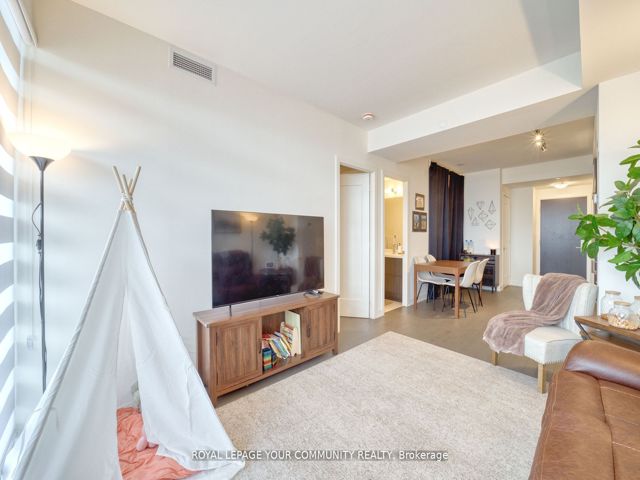 1711 - 330 Richmond St W