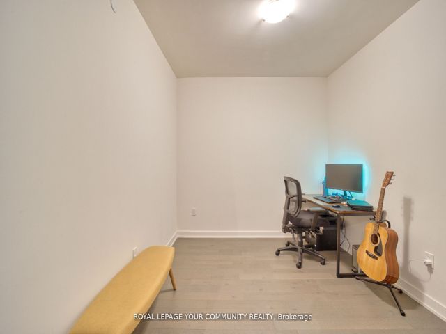 1711 - 330 Richmond St W