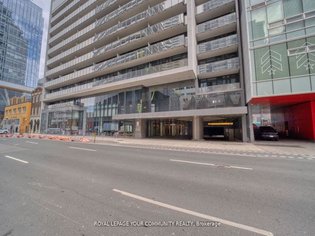 1711 - 330 Richmond St W