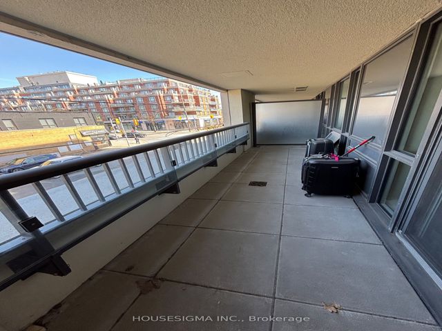 202 - 1700 Avenue Rd