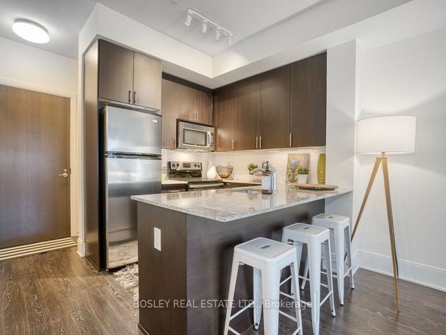 519 - 560 Front St W