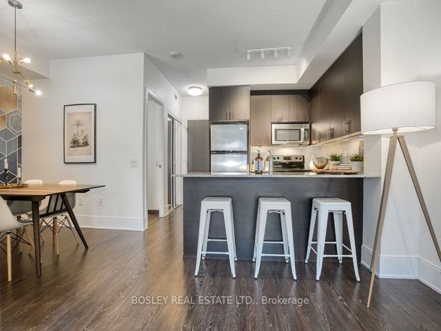 519 - 560 Front St W