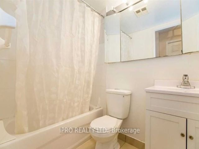 401 - 8 Pemberton Ave