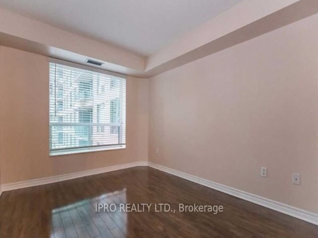 401 - 8 Pemberton Ave