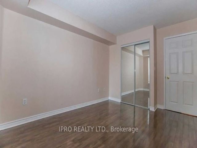 401 - 8 Pemberton Ave