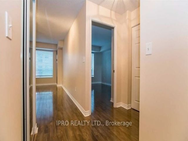 401 - 8 Pemberton Ave