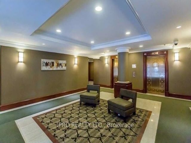 401 - 8 Pemberton Ave