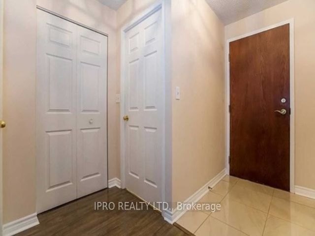 401 - 8 Pemberton Ave