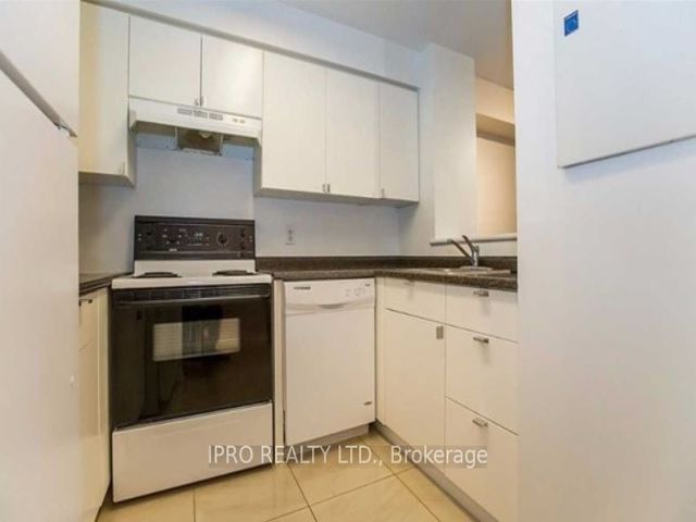 401 - 8 Pemberton Ave