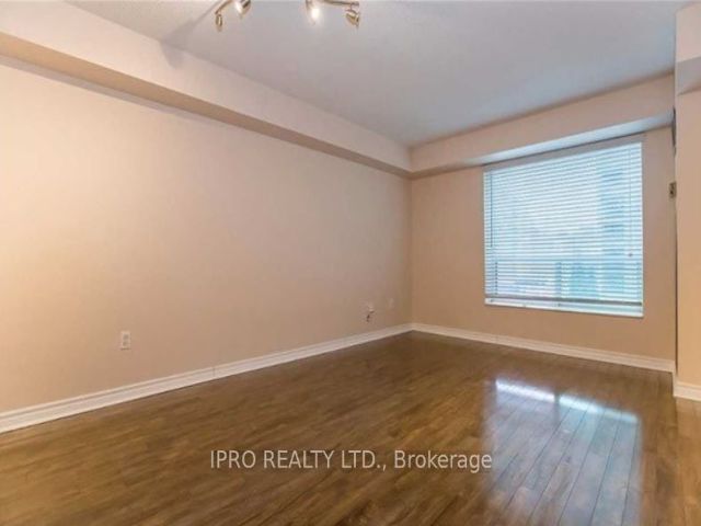 401 - 8 Pemberton Ave