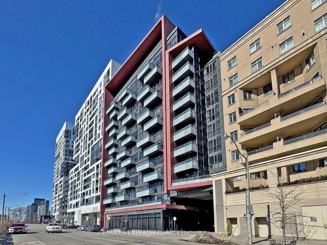 319 - 560 Front St W