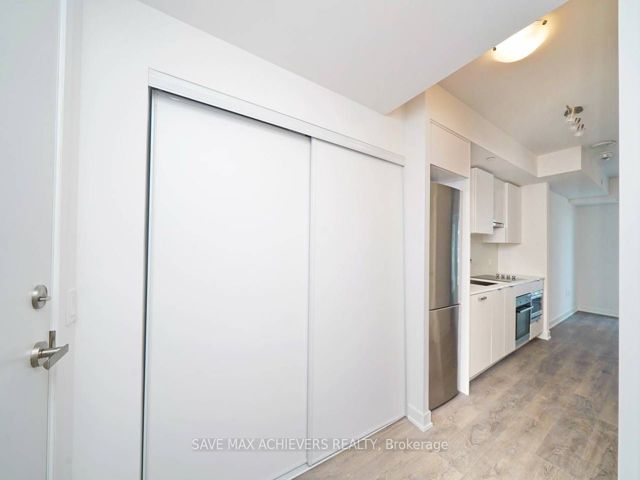 3216 - 195 Redpath Ave