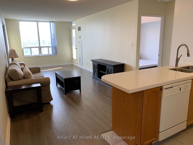 709 - 28 Empress Ave