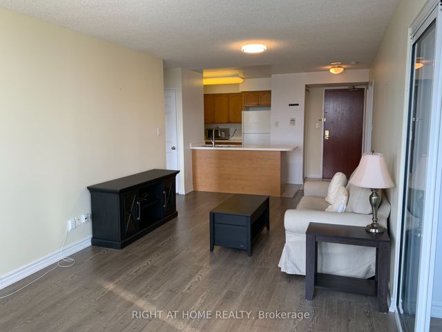709 - 28 Empress Ave