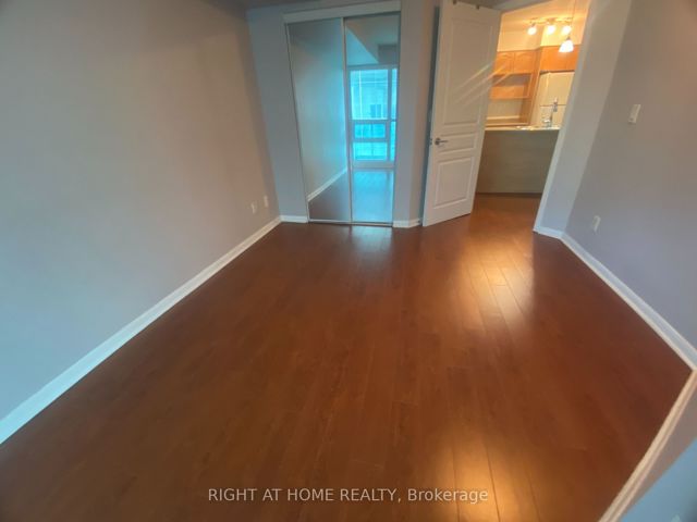 1116 - 18 Yonge St