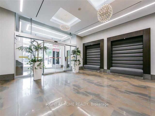 1116 - 18 Yonge St