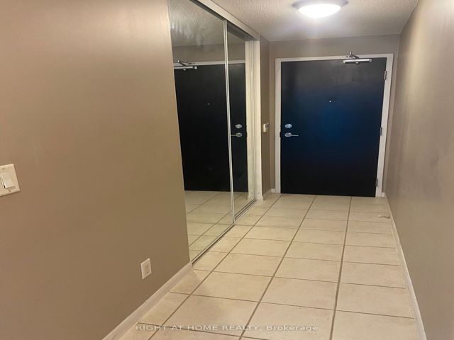 1116 - 18 Yonge St