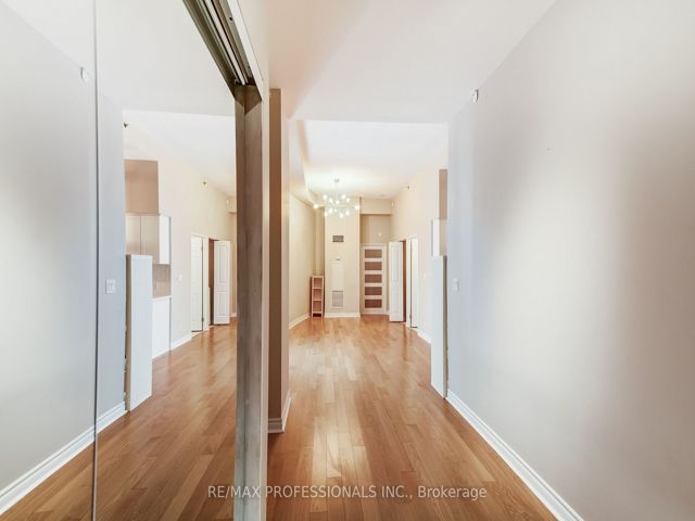 103 - 11 Christie St