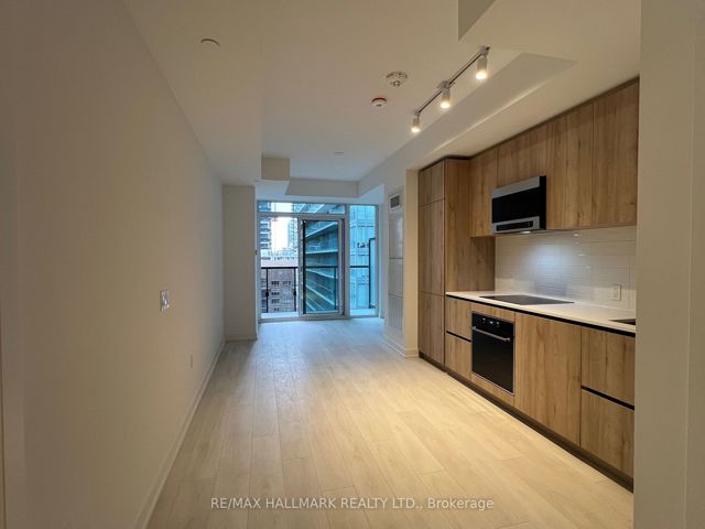 1003 - 127 Broadway Ave W