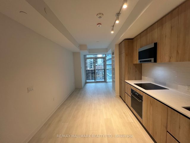 1003 - 127 Broadway Ave W