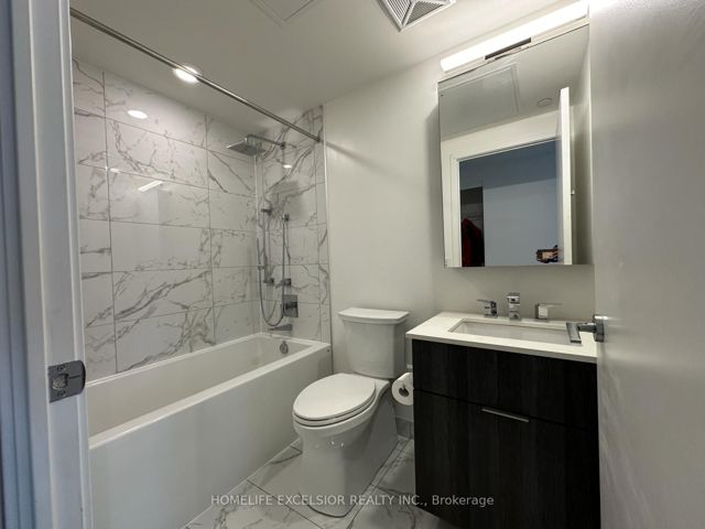 2014 - 25 Richmond St E
