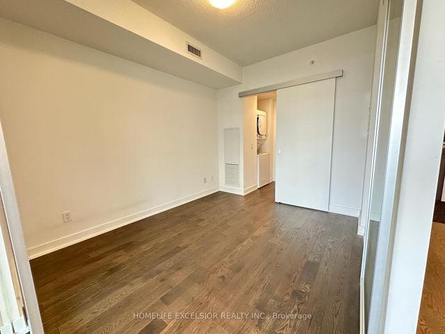 2014 - 25 Richmond St E