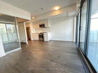 2014 - 25 Richmond St E