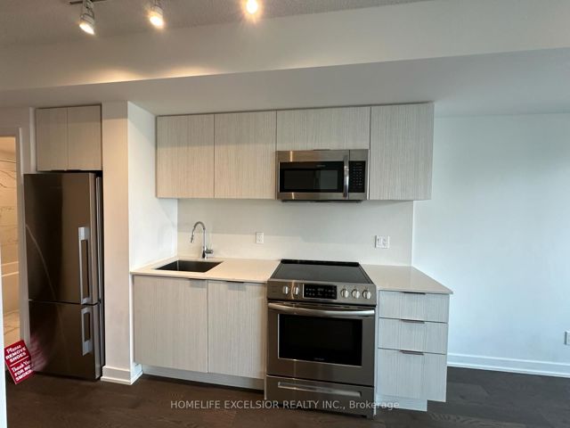 2014 - 25 Richmond St E