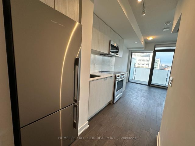 2014 - 25 Richmond St E