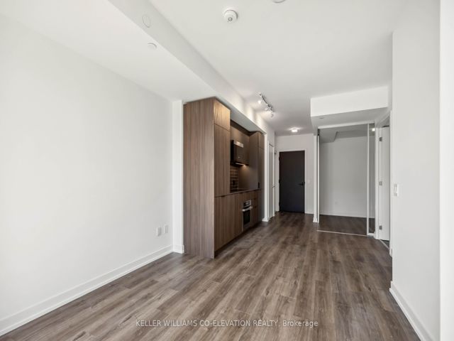 515 - 28 Eastern Ave