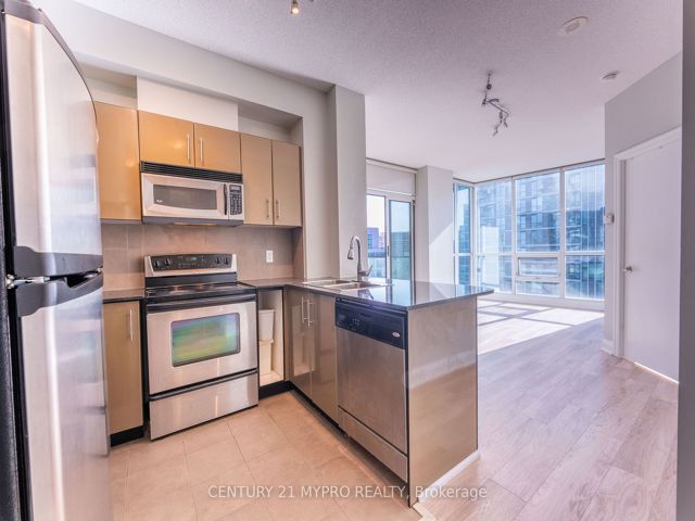 3001 - 16 Yonge St