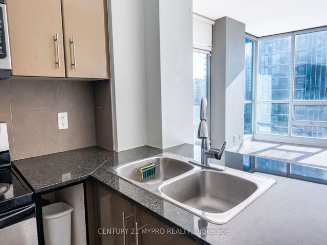 3001 - 16 Yonge St