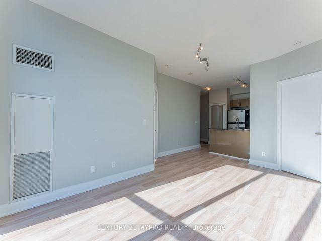 3001 - 16 Yonge St