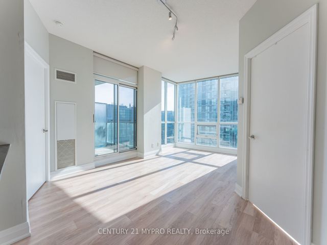 3001 - 16 Yonge St